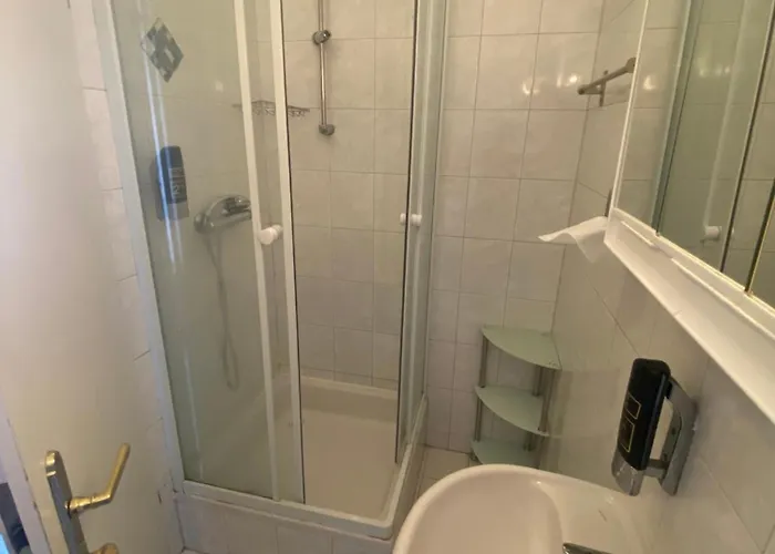 Konukevi Lizzi 3*