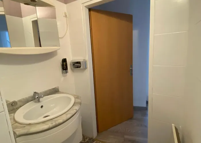 Konukevi Lizzi 3*